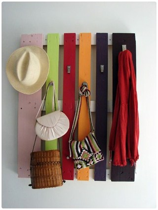 Illustration for article titled 20+ Distinct Coat Racks That Will Astonish You